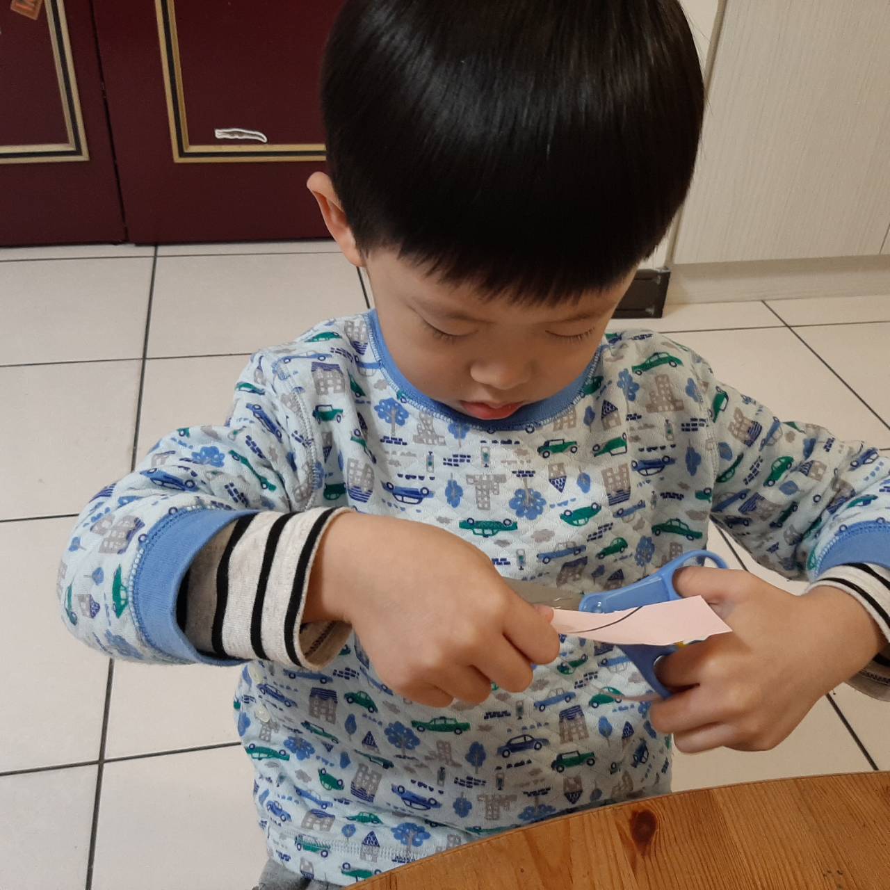 STEP 1-將火箭模板剪下